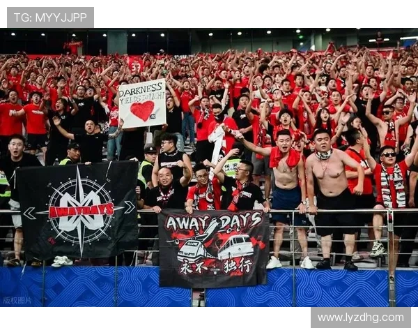 中超联赛微博热议:各队争冠形势激烈 球迷互动掀起新高潮 中超联赛微博热议:各队争冠形势激烈 球迷互动掀起新高潮