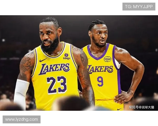 NBA最新动态:詹姆斯重回赛场迎接新挑战 勇士和湖人季前赛大比拼 NBA最新动态:詹姆斯重回赛场迎接新挑战 勇士和湖人季前赛大比拼