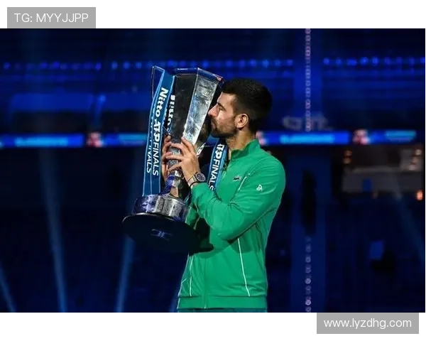 德约科维奇再创传奇逆转夺冠引爆年终总决赛震撼全场 德约科维奇再创传奇逆转夺冠引爆年终总决赛震撼全场