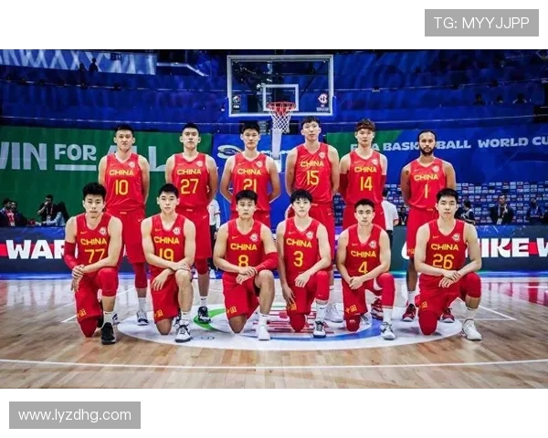 篮球世界杯激烈角逐 中国男篮力拼美国队争夺四强席位
