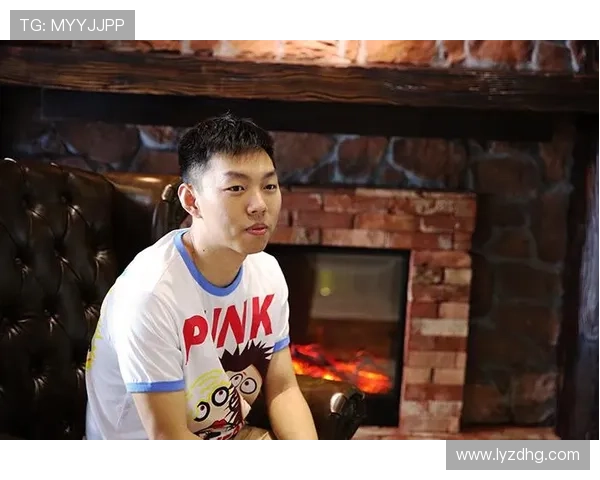 电竞赛事激烈对抗 突破常规玩法引领未来潮流 观众热议新兴战术创新