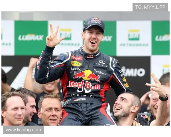 F1赛季最新动态:维特尔宣布退役 汉密尔顿锁定年度冠军争夺战 F1赛季最新动态:维特尔宣布退役 汉密尔顿锁定年度冠军争夺战